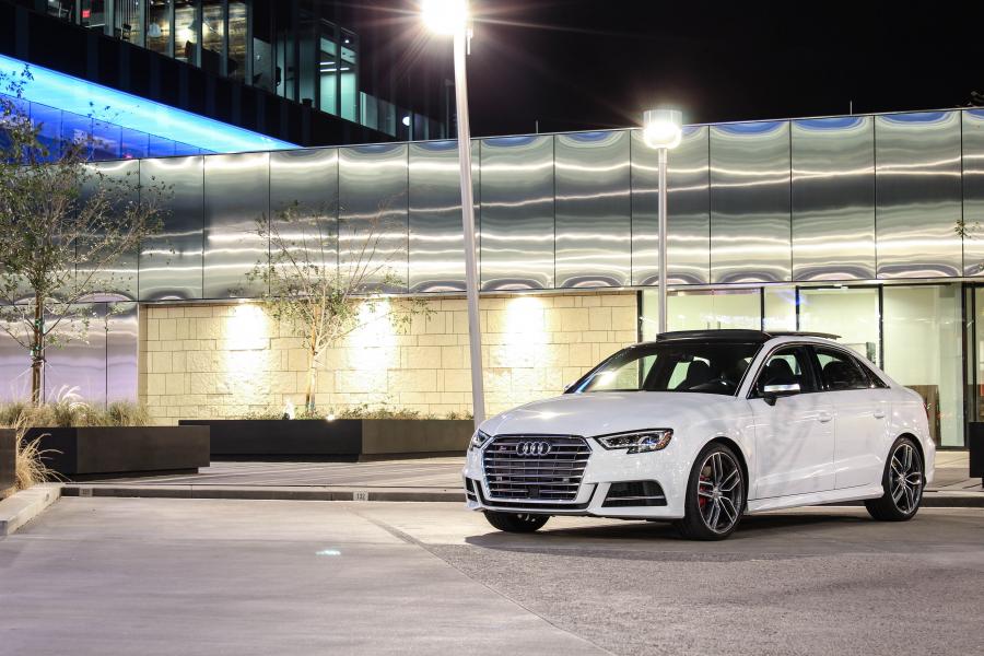  Audi S3 Sedan (8V) 2016 года  (NA) (фото 28 из 40)